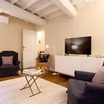 Santa Croce Charming Apartment